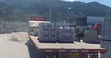 通辽 芝麻白仿形路沿石，直形路沿石