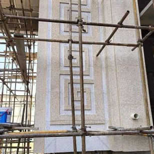 通辽 黄金麻花岗岩别墅外墙干挂回纹造型效果