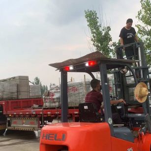 通辽 黄金麻冰裂纹，地铺石装车