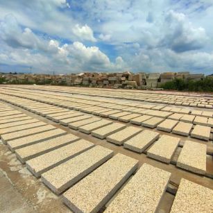 通辽 黄金麻花岗岩荔枝面地铺石防护中