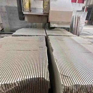 通辽 车间生产日常，黄金麻白麻花岗岩