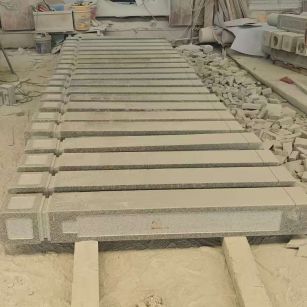 通辽 芝麻白异形加工雕刻-栏杆大柱，方柱