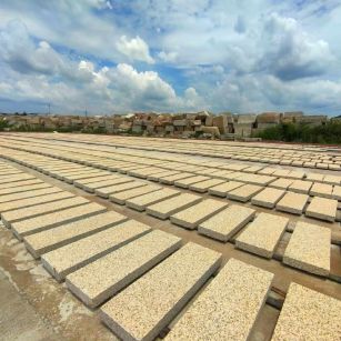 通辽 黄金麻荔枝面花岗岩石材地铺石防护中