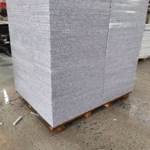 通辽 芝麻白火烧面1.8厚300*600地铺石，尺寸标准，厚薄均匀