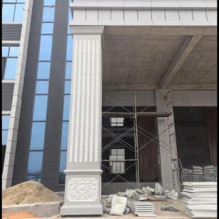 通辽 芝麻白光面花岗岩门楼大柱（罗马柱）配雕花底座