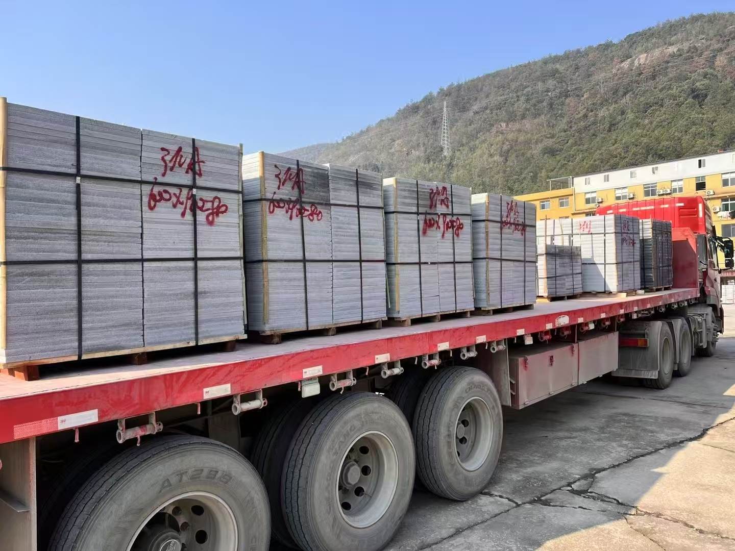 通辽 芝麻灰地铺石出货日常