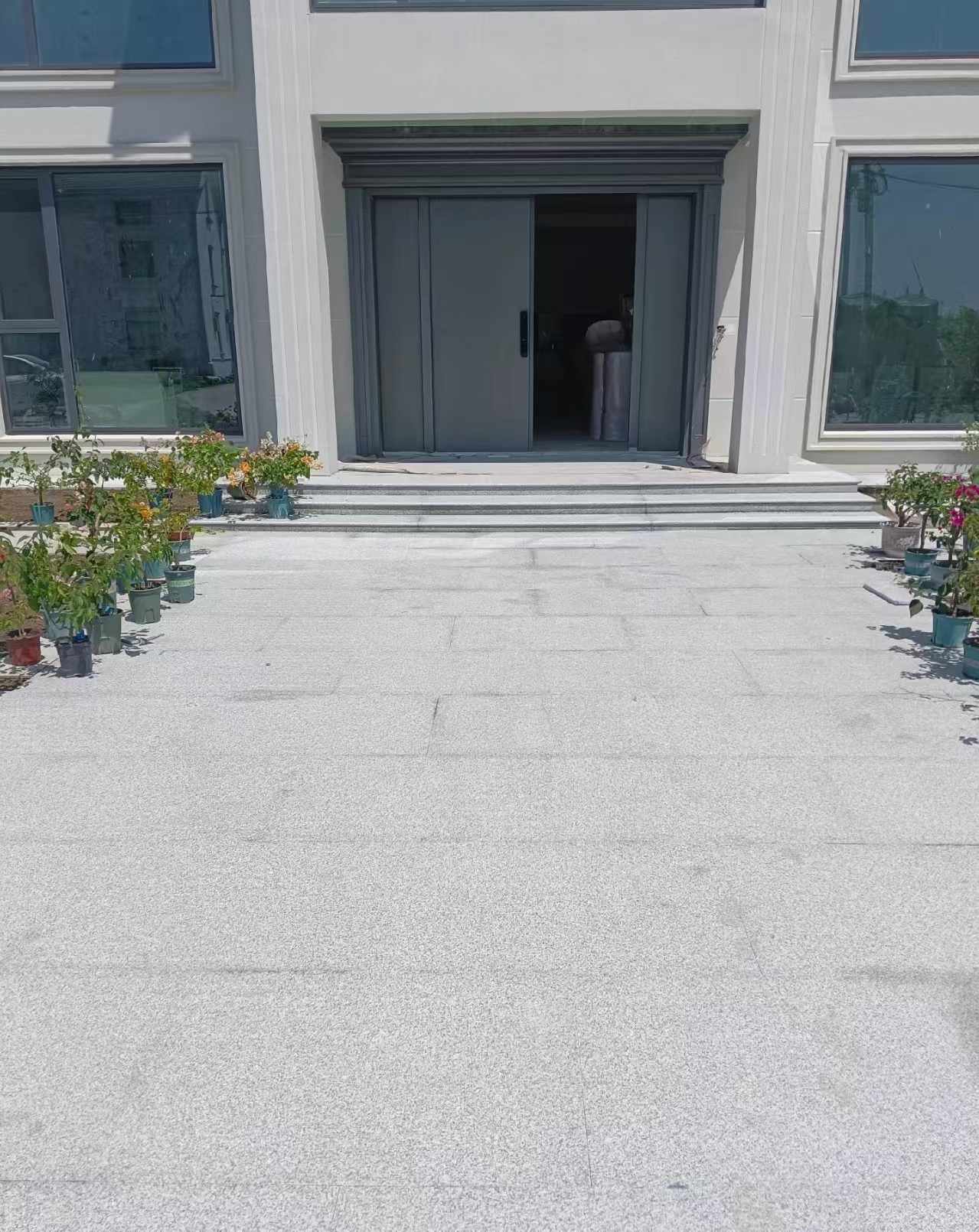 通辽 芝麻白花岗岩地铺石地面铺装