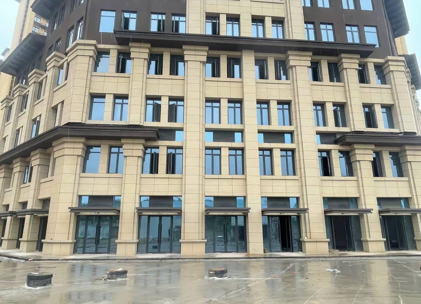 通辽 黄金麻花岗岩荔枝面小区外墙干挂