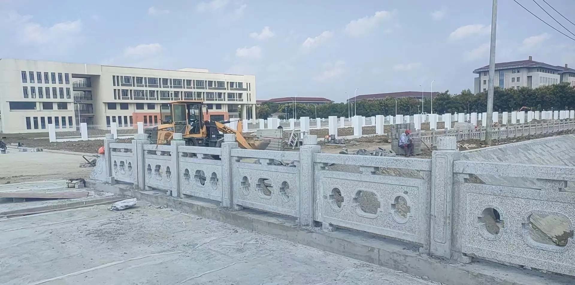 通辽 白麻花岗岩荔枝面河道栏杆