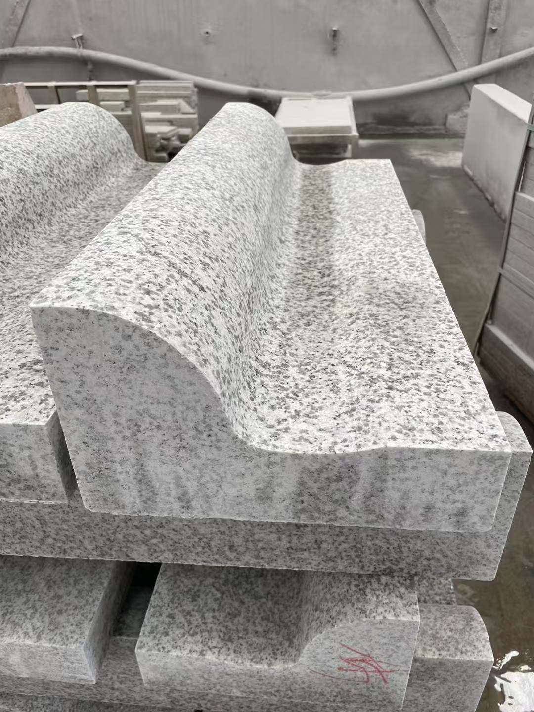 通辽 白麻花岗岩S型路沿石，路侧石，马路牙子等