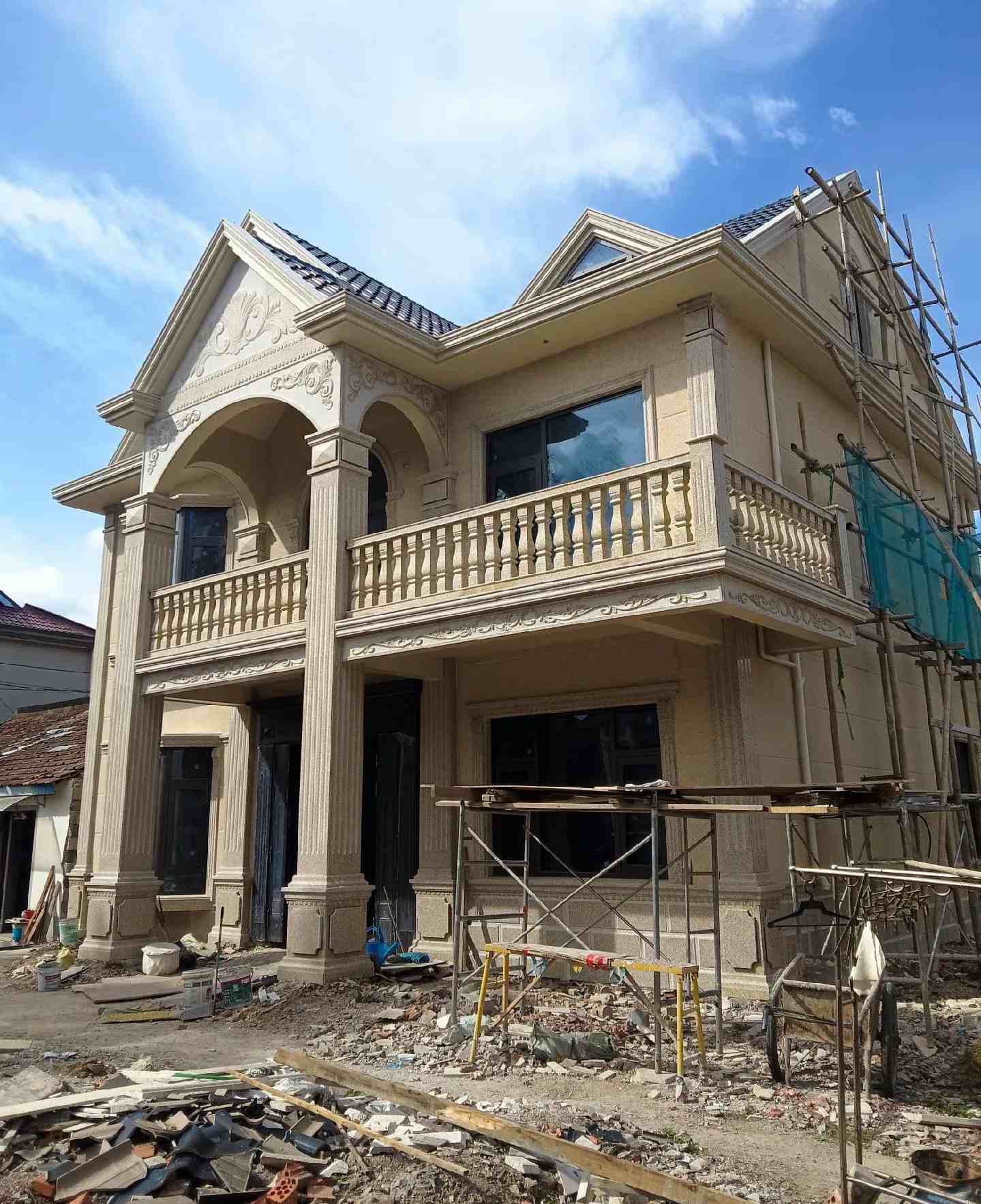 通辽 黄金麻花岗岩石材私人别墅雕花门楼柱阳台栏杆