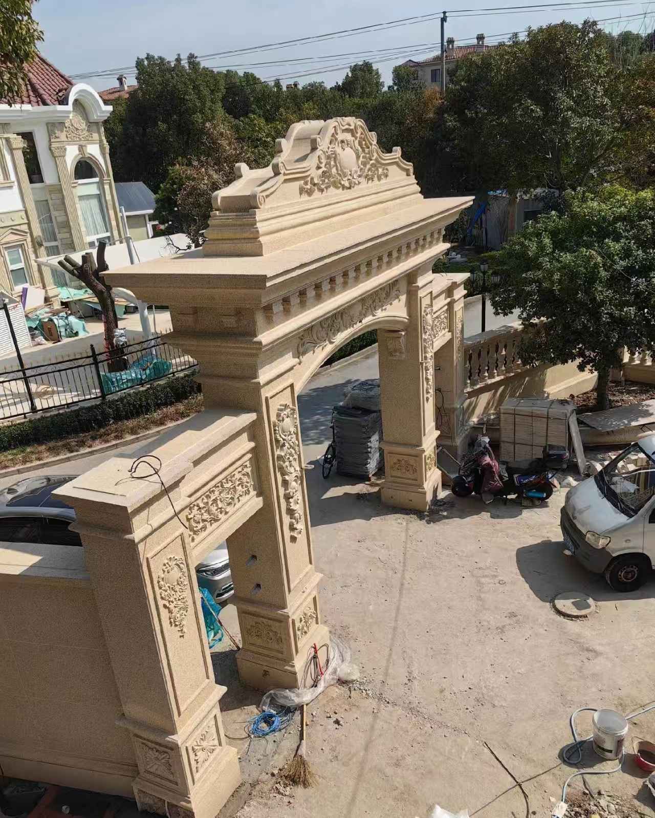 通辽 黄金麻荔枝面花岗岩别墅门楼