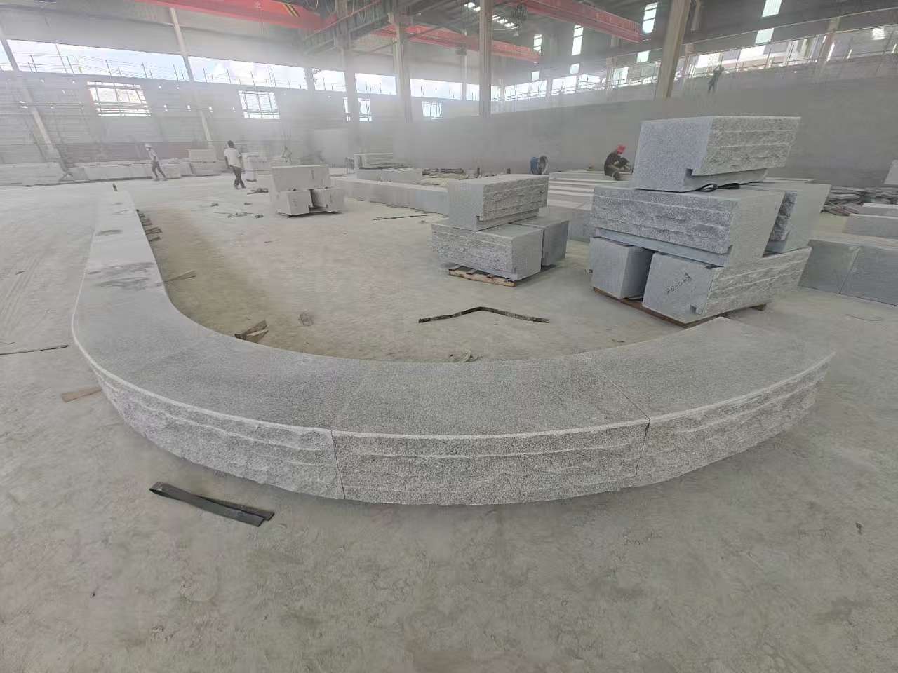 通辽 芝麻白异形坐凳，自然面光面弧形加工